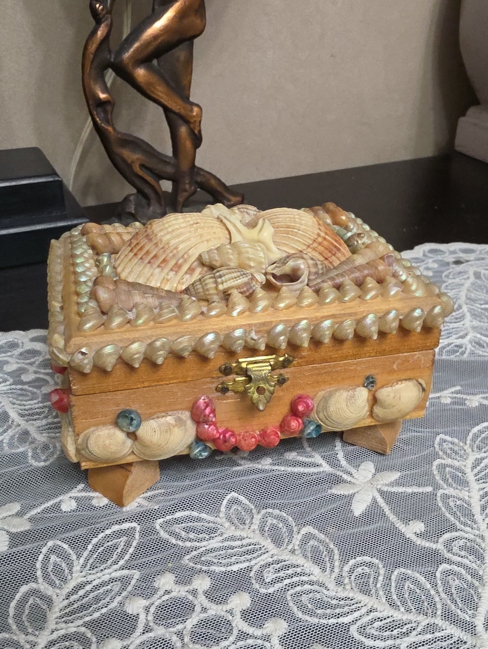 Vtg 1970 Seashell Decorative Jewelry Box – Natural Beige Wood